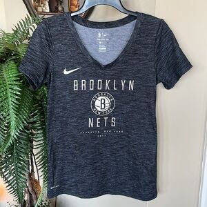 NWOT Nike Dri-Fit V-Neck Gray Athletic Cut NBA Brooklyn Nets Short Sleeve Shirt